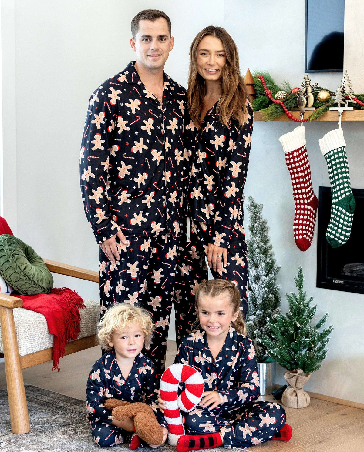 Christmas Matching Family Pajamas Set Gingerbread Print Black PJS with Christmas Socks Black