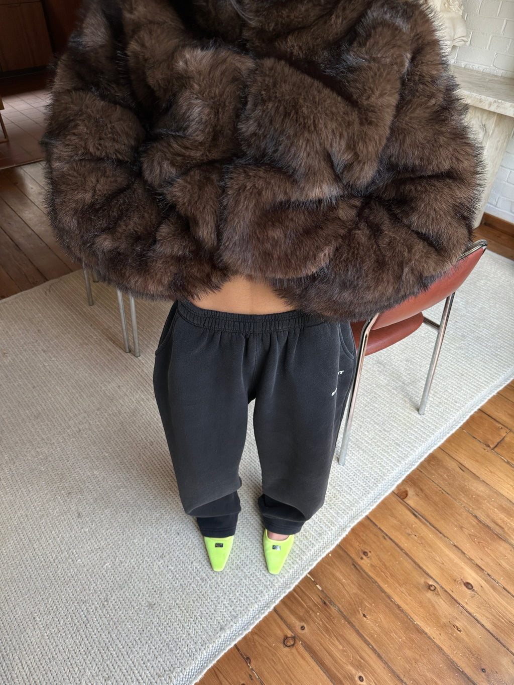 Women’s Relaxed Faux Fur Zip-Up Jacket – Dark Brown