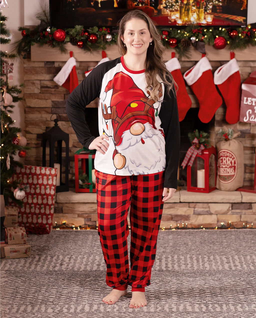 Christmas Family Matching Santa Print Raglan Sleeves Pajamas Sets with Christmas Socks (SGS Certied Safety) Red
