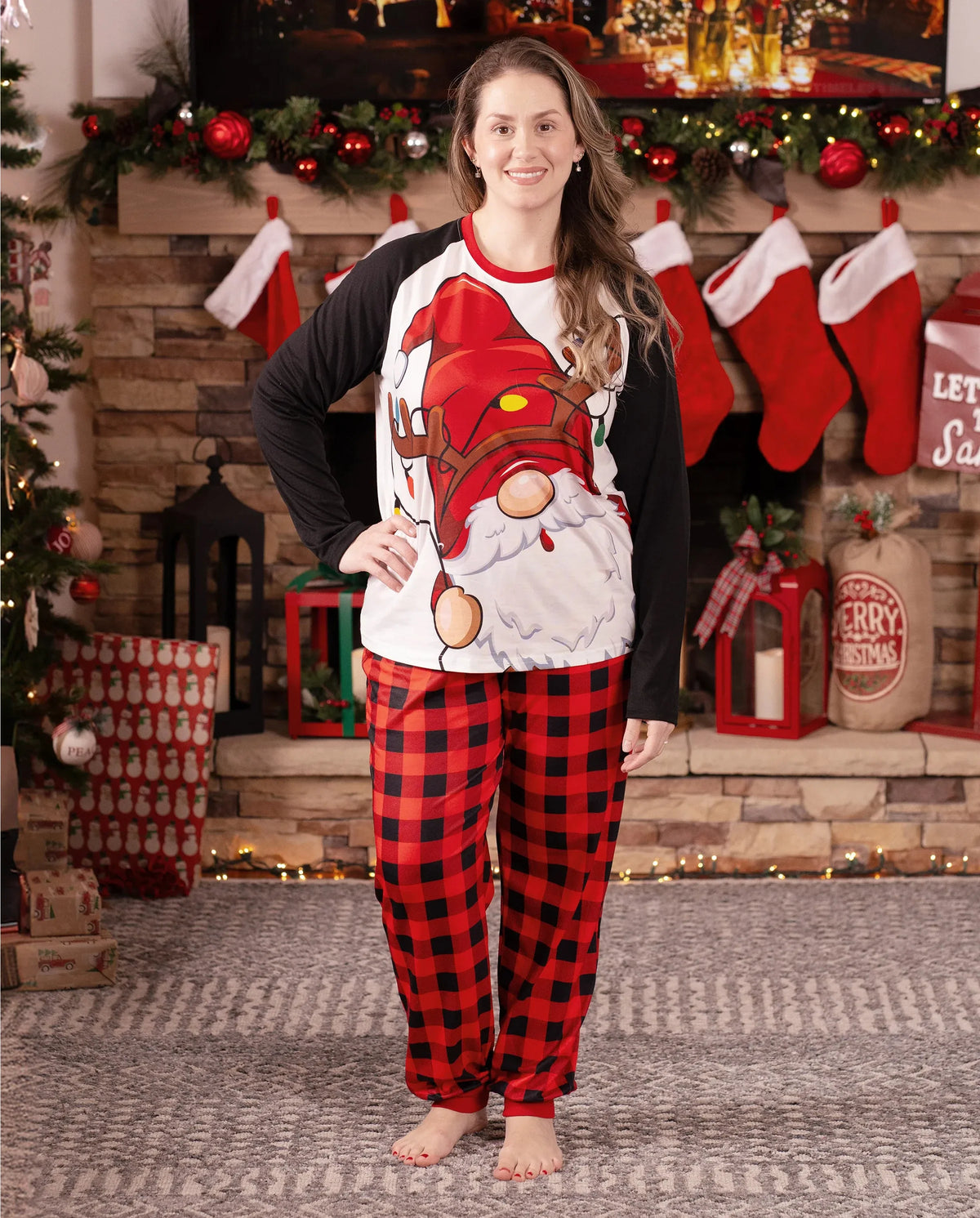 Christmas Family Matching Santa Print Raglan Sleeves Pajamas Sets with Christmas Socks (SGS Certied Safety) Red