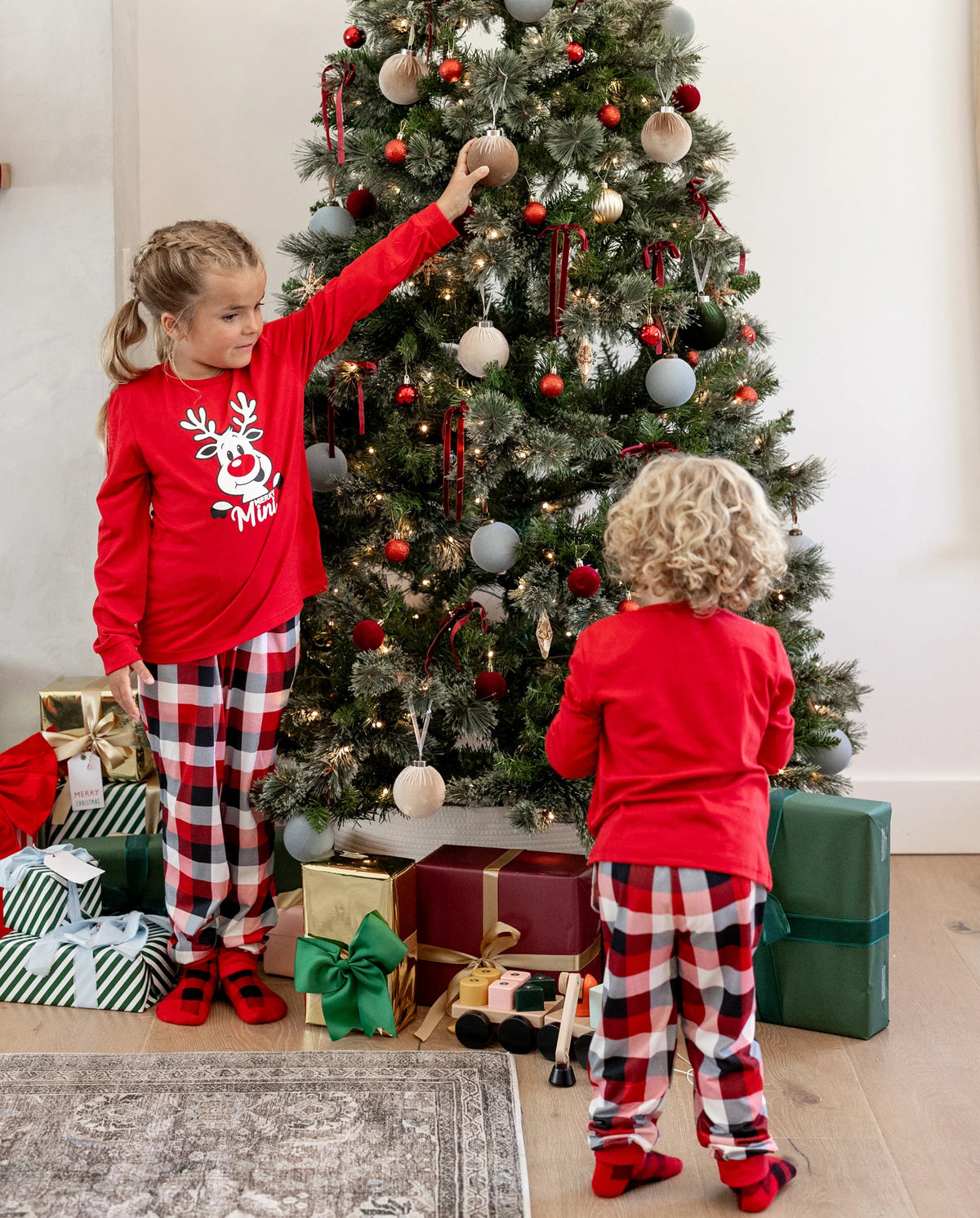 Christmas Matching Family Pajamas Set Glow In The Dark Reindeer Print PJS with Christmas Socks Red