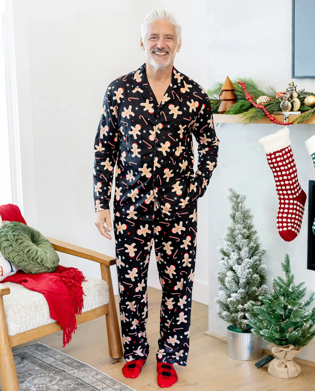 Christmas Matching Family Pajamas Set Gingerbread Print Black PJS with Christmas Socks Black