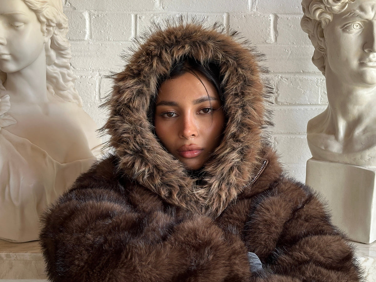 Women’s Relaxed Faux Fur Zip-Up Jacket – Dark Brown