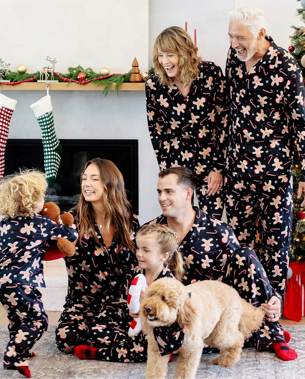 Christmas Matching Family Pajamas Set Gingerbread Print Black PJS with Christmas Socks Black