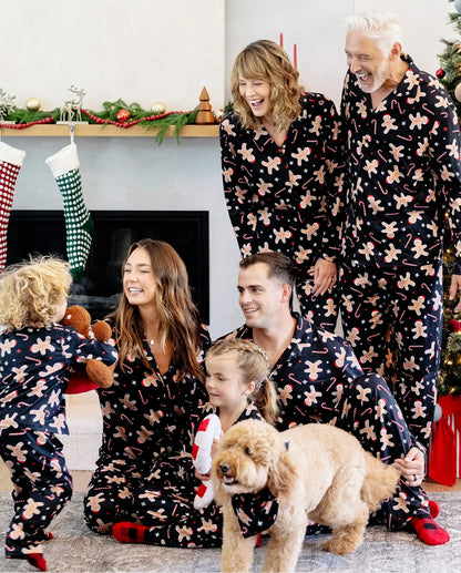 Christmas Matching Family Pajamas Set Gingerbread Print Black PJS with Christmas Socks Black