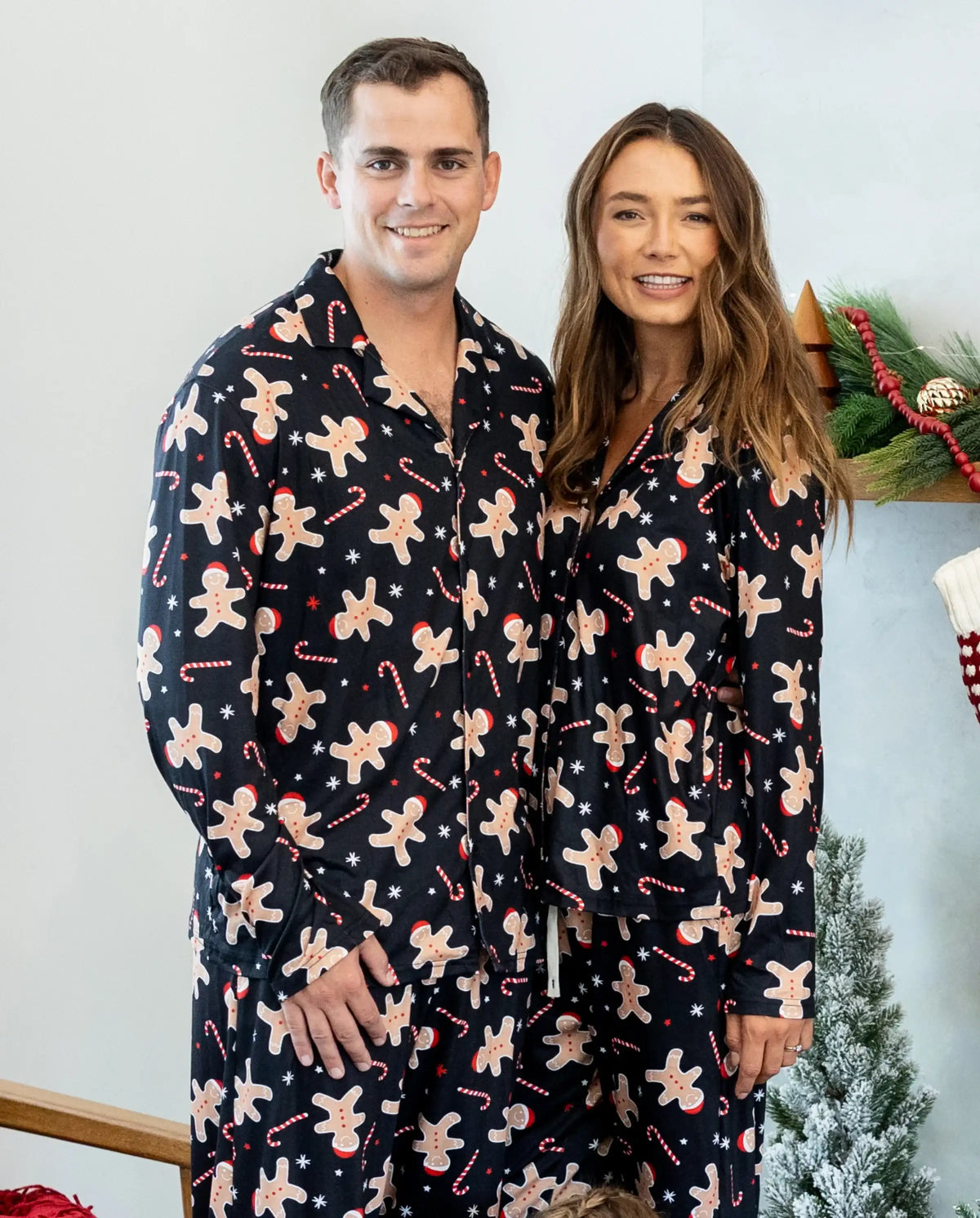Christmas Matching Family Pajamas Set Gingerbread Print Black PJS with Christmas Socks Black