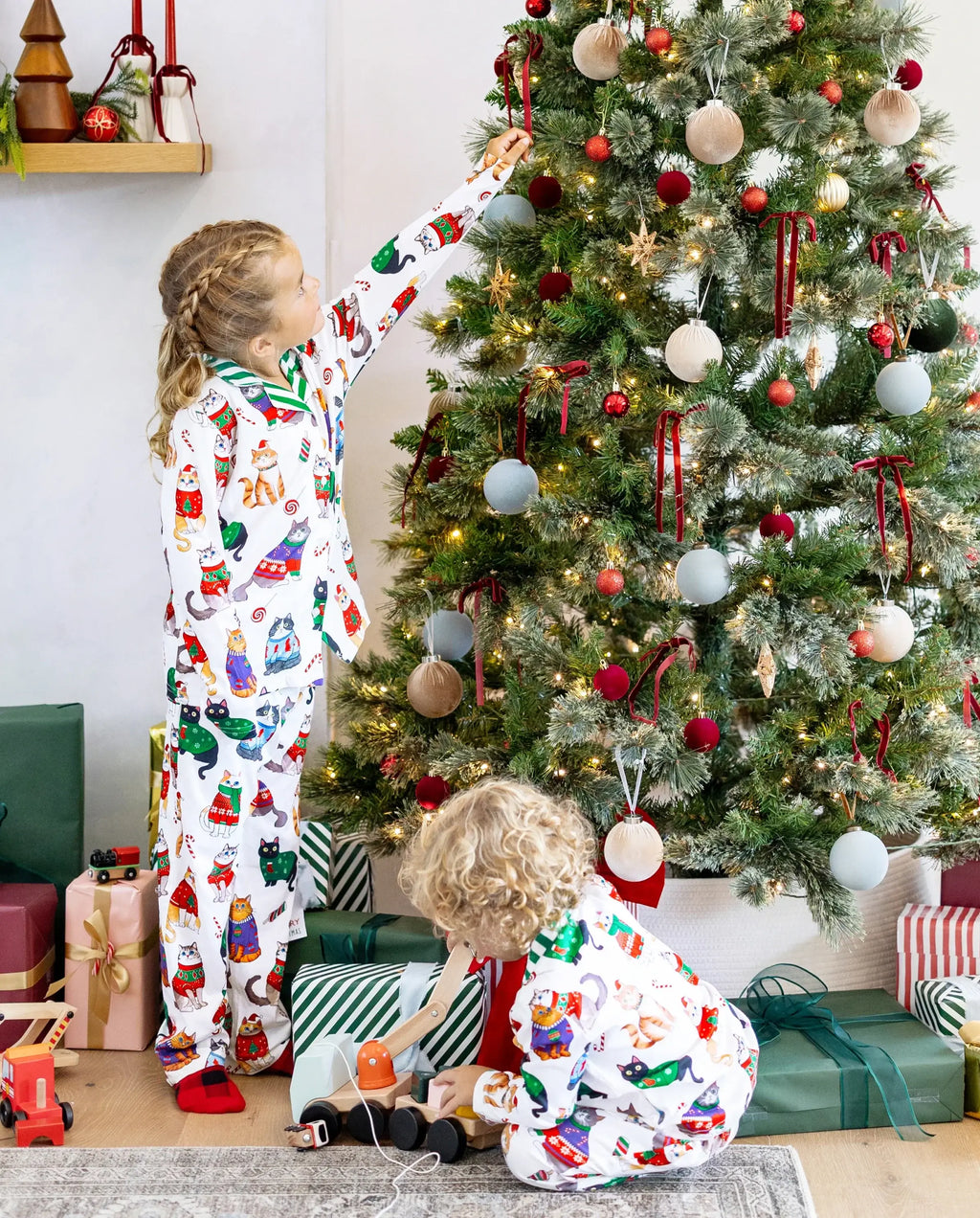 Christmas Matching Family Pajamas Set Christmas Cat Print PJS with Christmas Socks Multi-color