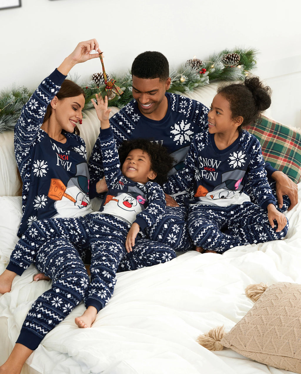 Frosty The Snowman Christmas Fleece with Snowflake Print Pajamas Sets with Christmas Socks