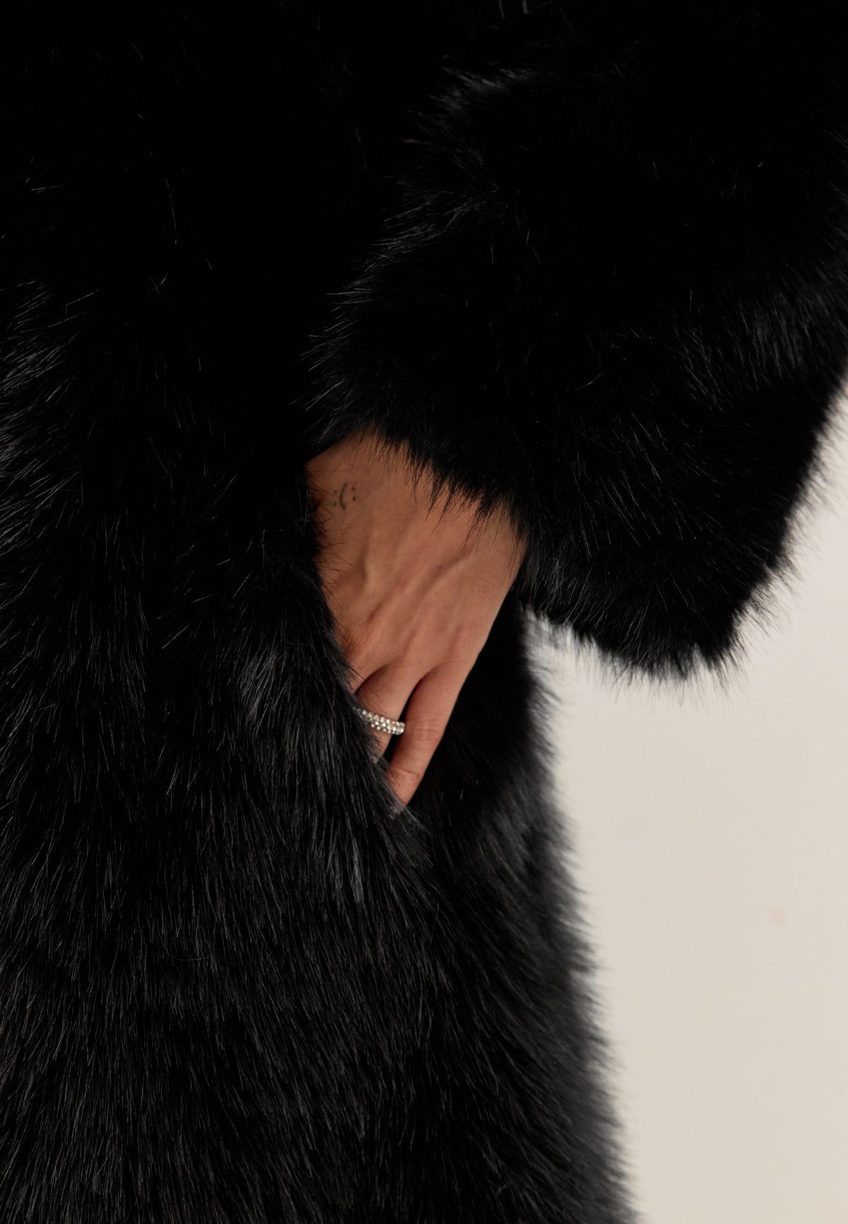 Women’s Long Faux Fur Coat with Side Pockets