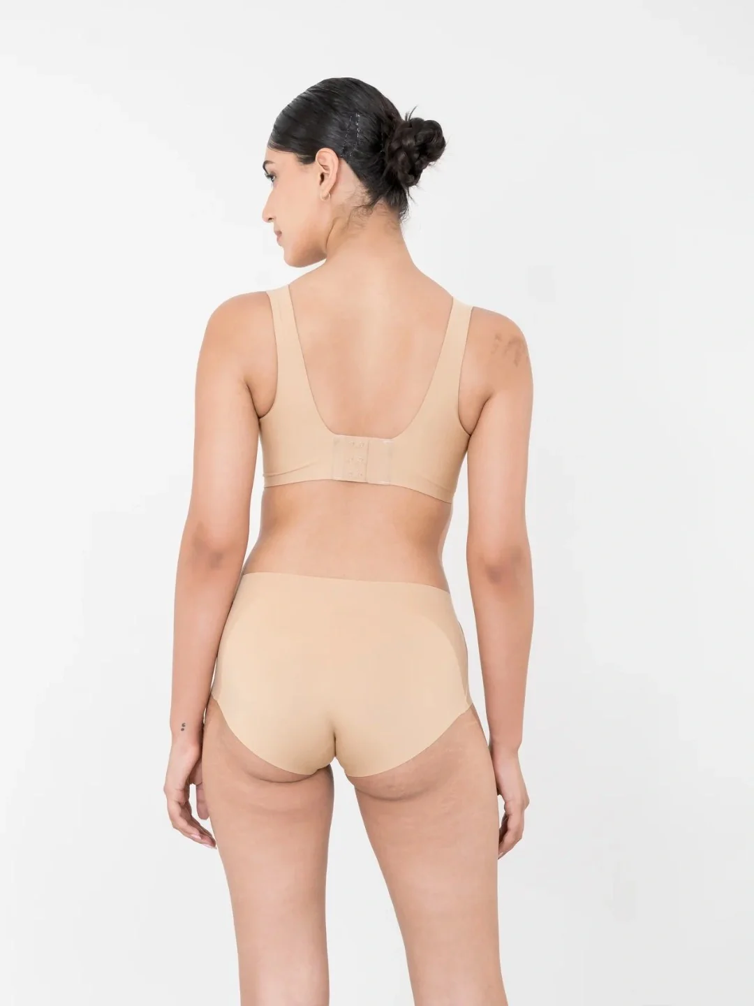 Buy 2, Get 1 Free。Skyn Seamless Panty
