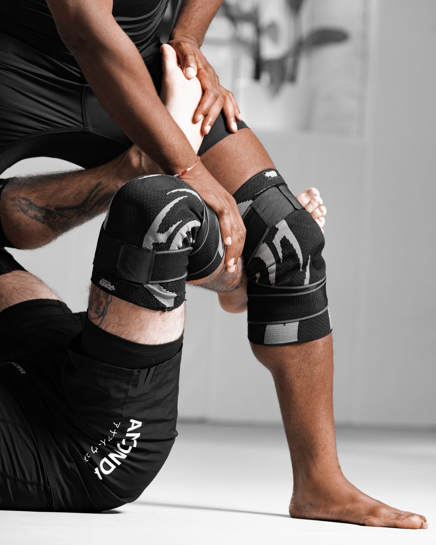 Unisex Knitted Knee Brace with Spring Stabilizers & Dual Straps – Compression Support for Knee Pain Relief and Injury Recovery
