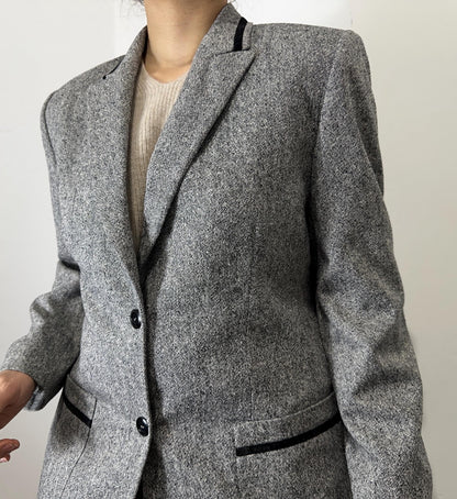 Classic Gray Structured Blazer – Minimalist Workwear Jacket for Women