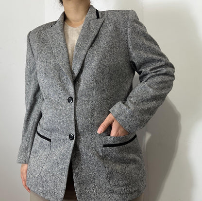 Classic Gray Structured Blazer – Minimalist Workwear Jacket for Women
