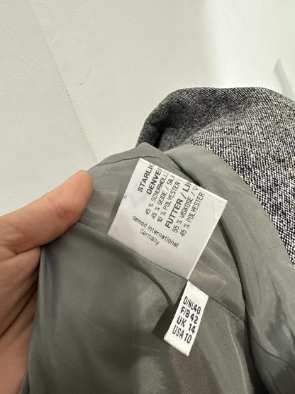 Classic Gray Structured Blazer – Minimalist Workwear Jacket for Women